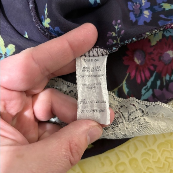 Vintage Lily White Floral Tank Top - Picture 6 of 10